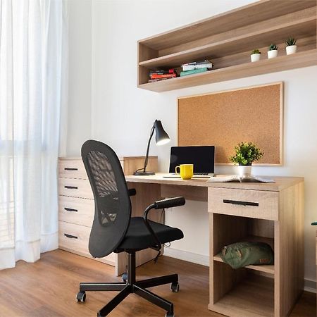 Micampus Armendariz Student Residence Sevilla Kültér fotó