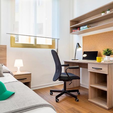 Micampus Armendariz Student Residence Sevilla Kültér fotó
